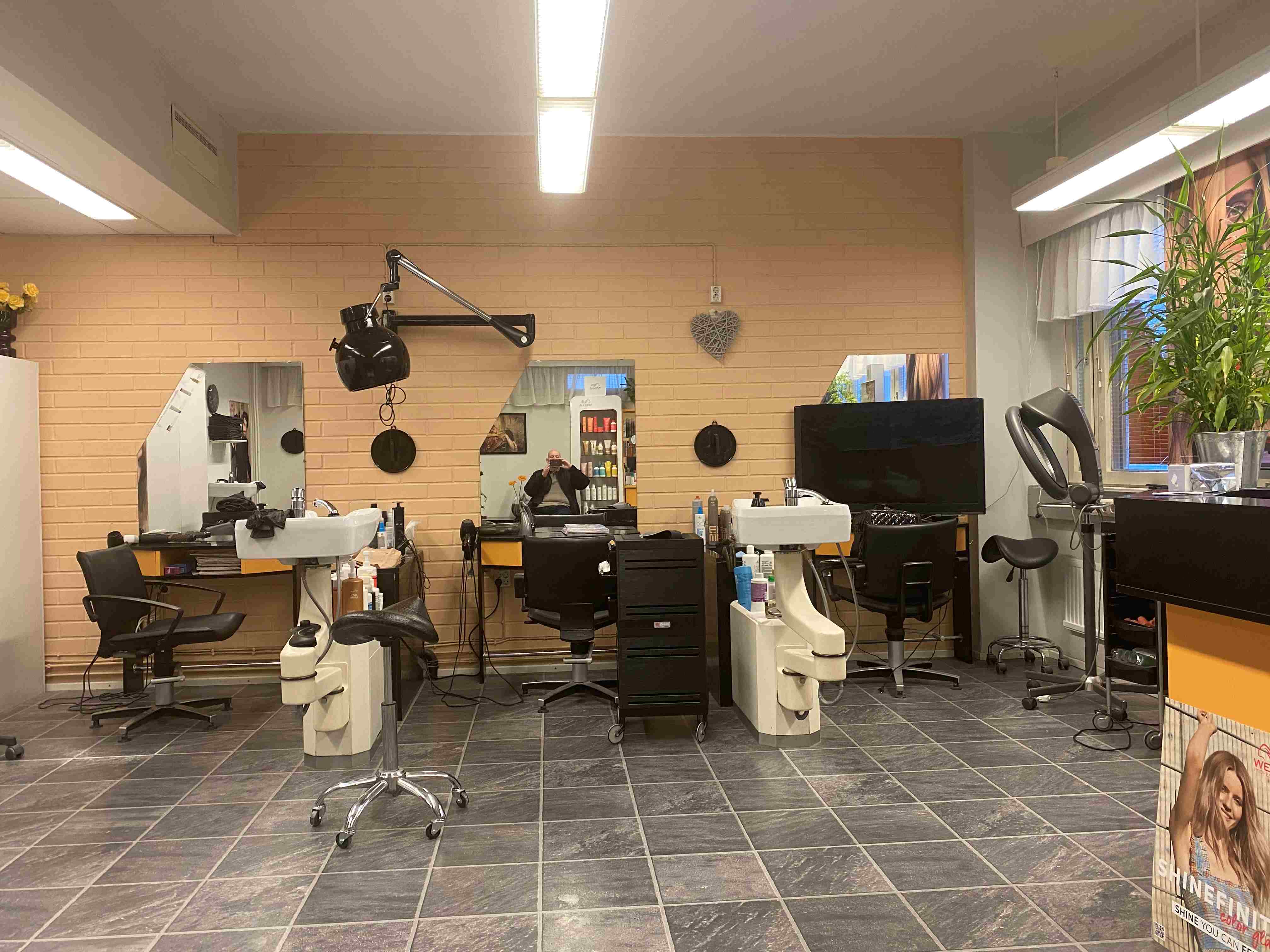 Parturi-kampaamo Hiuskulman liiketoiminta Joensuussa | Osuva yrityspörssi